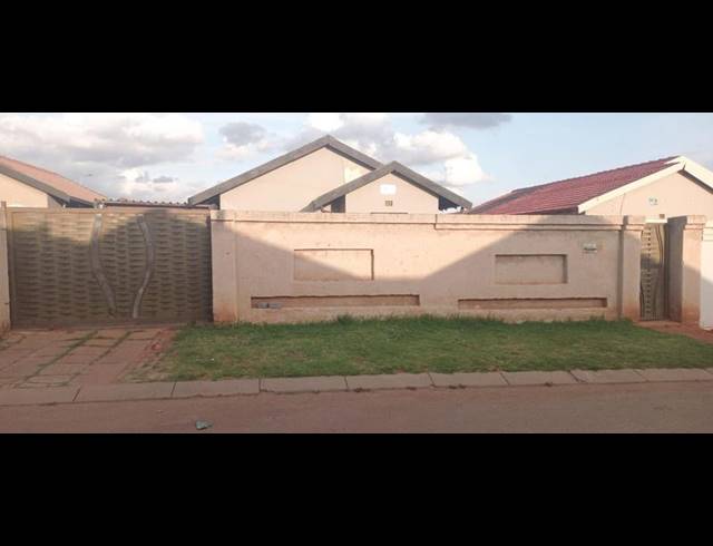 2 BEDROOM HOUSE FOR SALE IN DOORNKOP